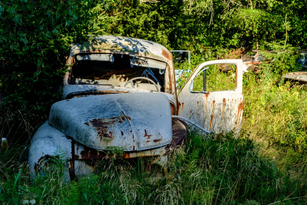 Before I Sell My Non-Running Car To A Junk Car Dealer, Should I Repair It?